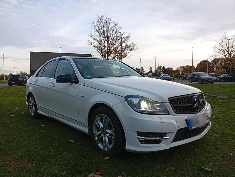 Gebraucht Mercedes C180 AMG 2011 Weiß Limousine