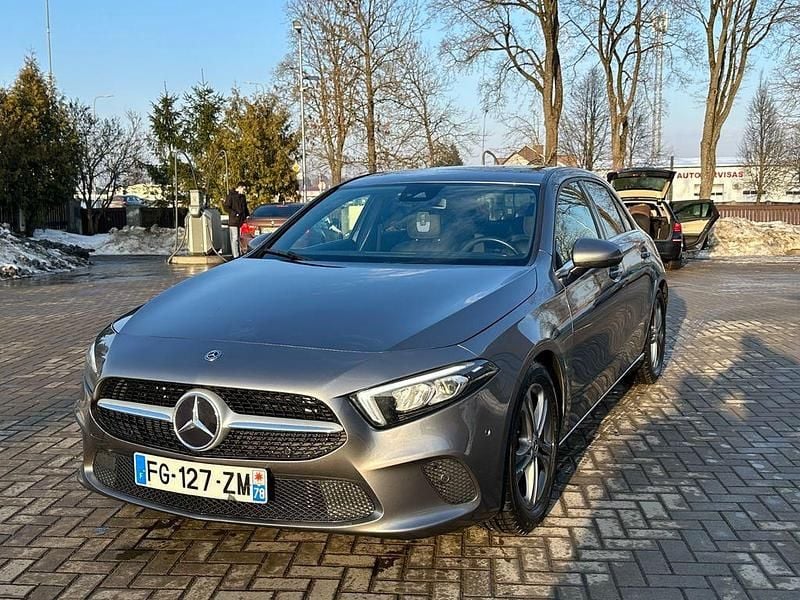 Gebraucht Mercedes A160 109 PS (80 kW) 2019 Grau Limousine