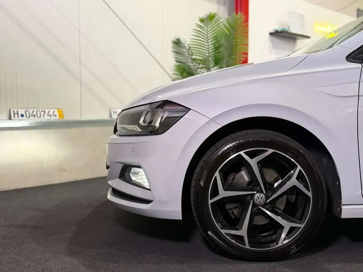Gebraucht VW Polo Beats 116 PS (85 kW) 2018 White silver Kleinwagen