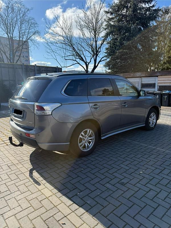 Gebraucht Mitsubishi Outlander 150 PS (110 kW) 2013 Grau SUV