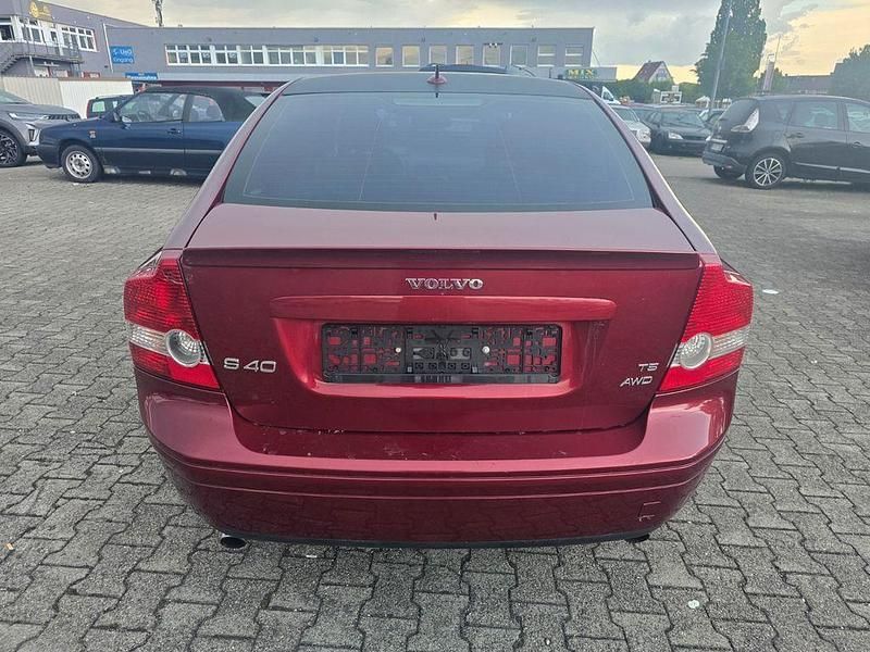 Gebraucht Volvo S40 220 PS (161 kW) 2005 Rot Limousine