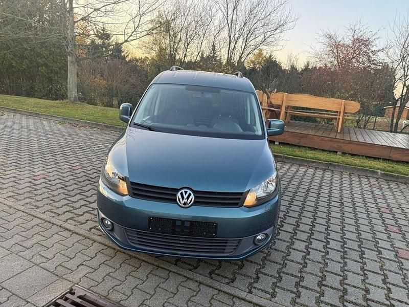 Grün Gebraucht 2015 VW Caddy Edition Van / Kleinbus | 11.900 € (Fairer Preis) - Bild 1/4