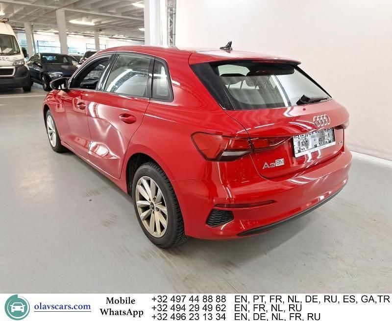 Usado Audi A3 116 CV (85 kW) 2022 Rojo Berlina