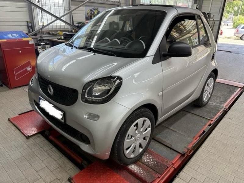 Silber Gebraucht 2016 Smart ForTwo Cabrio Cabrio | 10.450 € (Superpreis) - Bild 1/4