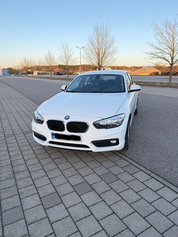 Gebraucht BMW 118 Advantage 136 PS (100 kW) 2018 Weiß Kleinwagen