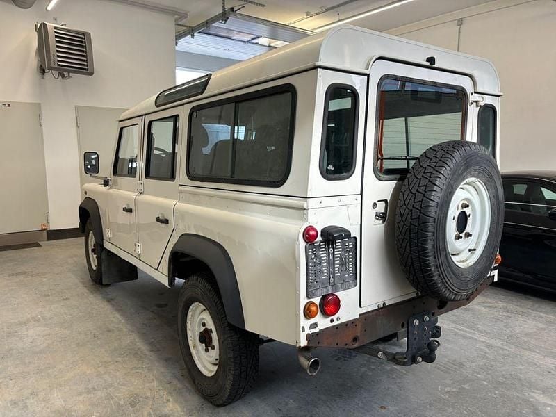 Gebraucht Land Rover Defender 122 PS (89 kW) 2013 Weiß Kombi