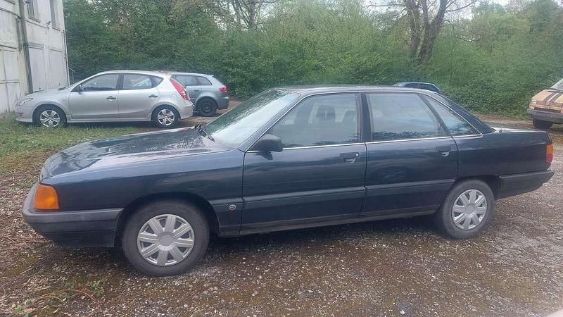 Blau Gebraucht 1989 Audi 100 Limousine | 2.222 € - Bild 1/4