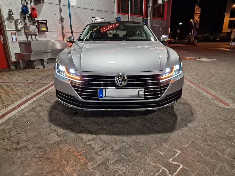 Silber Gebraucht 2019 VW Arteon Limousine | 21.000 € (Guter Preis) - Bild 1/4