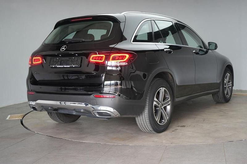 Gebraucht Mercedes GLC220 194 PS (142 kW) 2019 Schwarz SUV