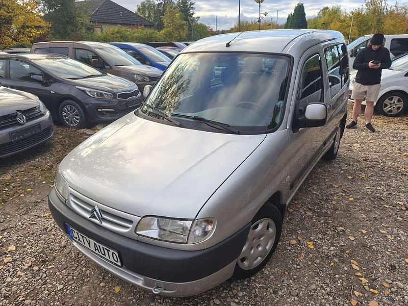 Silber Gebraucht 2001 Citroën Berlingo Van / Kleinbus | 2.770 € (Etwas zu teuer) - Bild 1/4