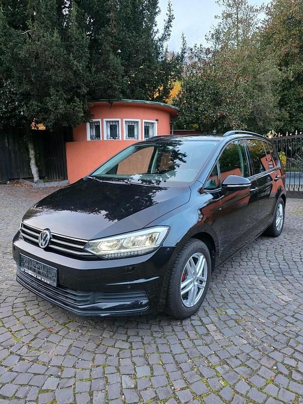 Gebraucht VW Touran 116 PS (85 kW) 2020 Schwarz Van / Kleinbus