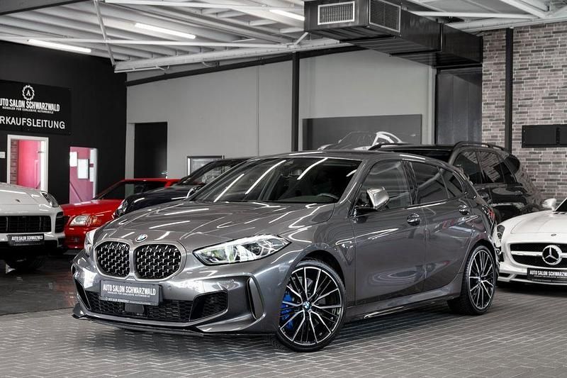 Grau Gebraucht 2020 BMW M135 Performance Kleinwagen | 34.800 € (Teuer) - Bild 1/4