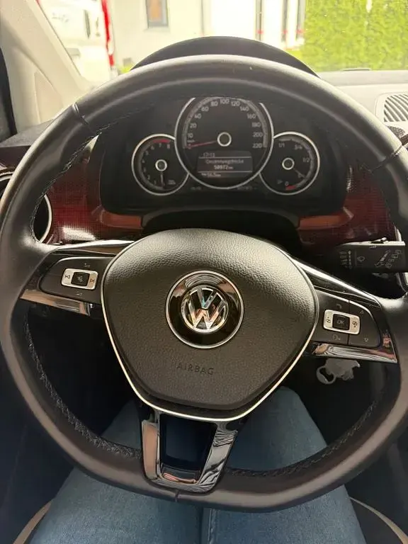 Brugt VW up! high up! 75 HK (55 kW) 2017 Sort Hatchback