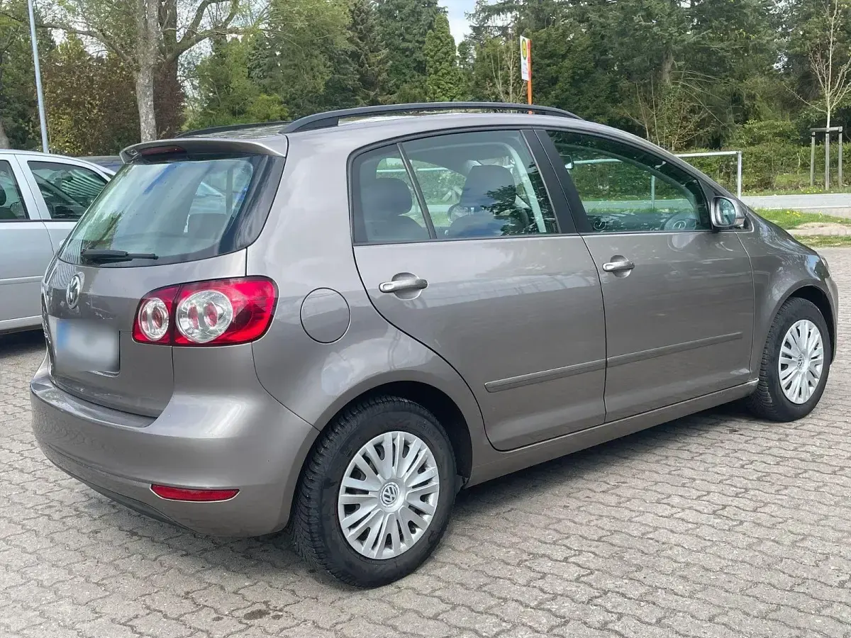 Gebraucht VW Golf Plus Cross 80 PS (58 kW) 2009 Gold Van / Kleinbus