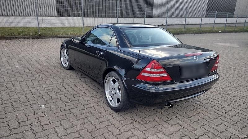 Gebraucht Mercedes SLK320 218 PS (160 kW) 2000 Schwarz Cabrio
