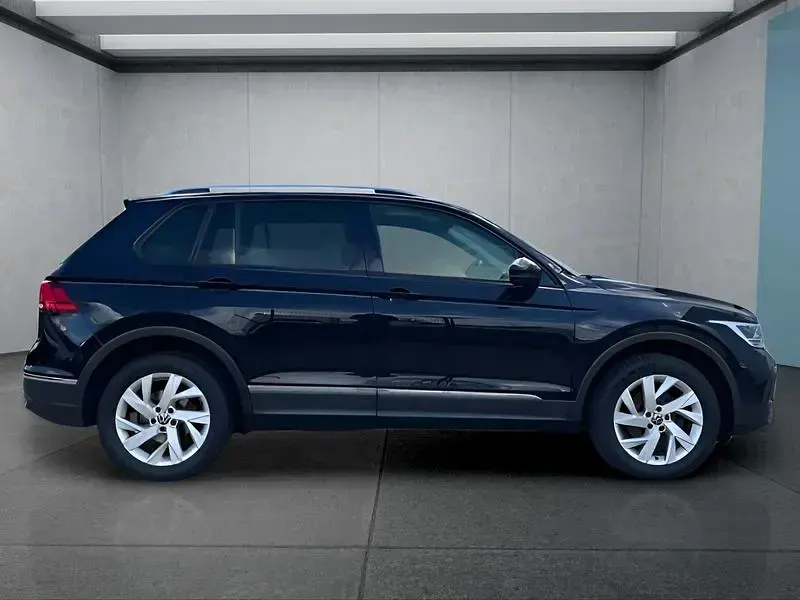 Gebraucht VW Tiguan 150 PS (110 kW) 2021 Schwarz SUV