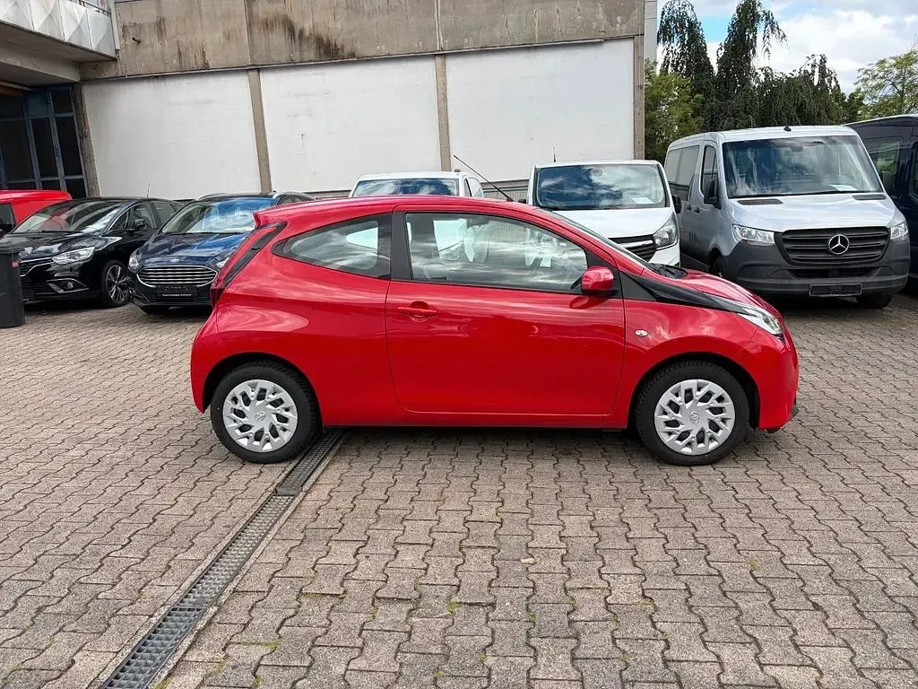 Gebraucht Toyota Aygo X-play 72 PS (52 kW) 2021 Rot Kleinwagen