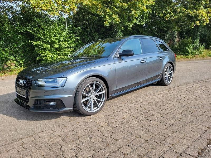 Gebraucht Audi A4 Black Edition 150 PS (110 kW) 2015 Grau Kombi