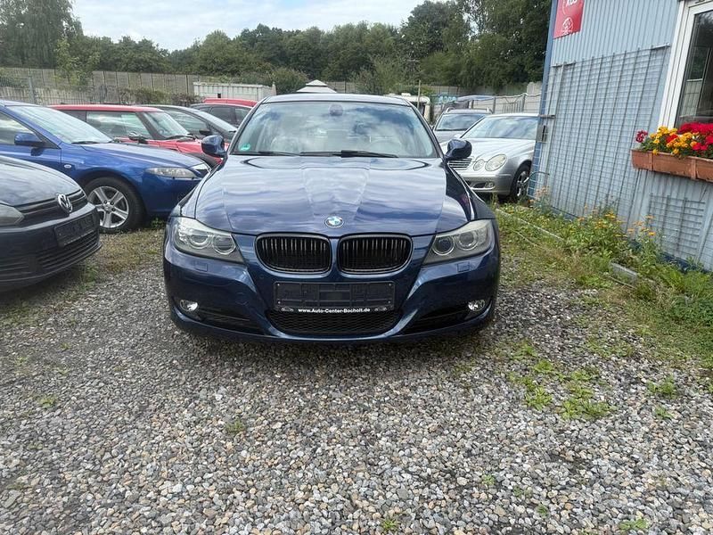 Gebraucht BMW 320 Shadowline 177 PS (130 kW) 2011 Blau Limousine
