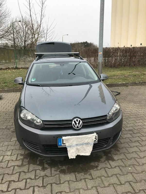 Gebraucht VW Golf VI 140 PS (102 kW) 2011 Silber Kleinwagen