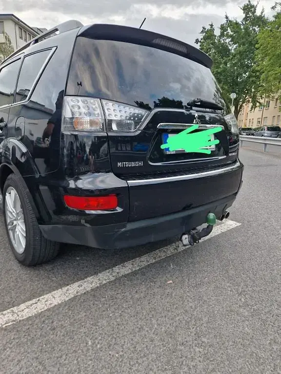 Gebraucht Mitsubishi Outlander Intense 177 PS (130 kW) 2012 Schwarz SUV
