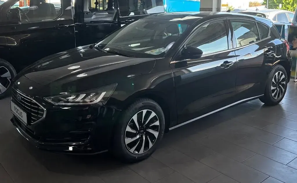 Neu Ford Focus Titanium 155 PS (114 kW) 2026 Schwarz Limousine