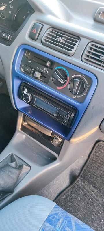 Gebraucht Toyota Starlet 70 PS (51 kW) 1998 Violet Kleinwagen