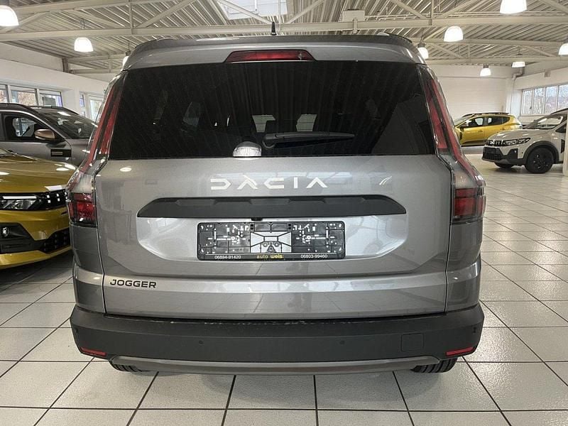 Neu Dacia Jogger Journey 110 PS (80 kW) 2026 Dolomit grau Van / Kleinbus