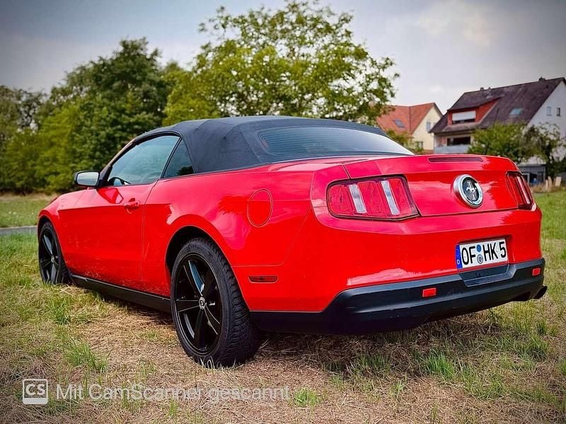Gebraucht Ford Mustang 213 PS (156 kW) 2010 Rot Cabrio