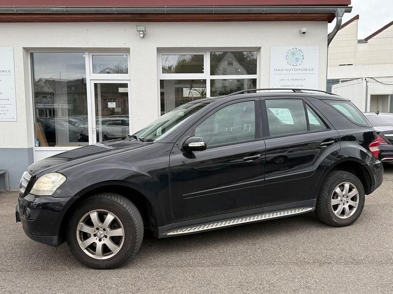 Schwarz Gebraucht 2006 Mercedes ML320 SUV | 4.850 € (Guter Preis) - Bild 1/4