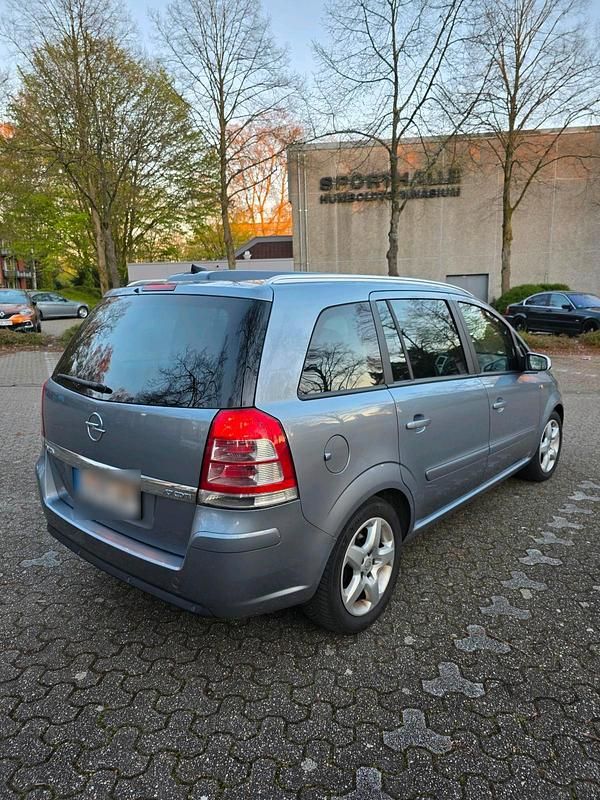 Gebraucht Opel Zafira 116 PS (85 kW) 2008 Silber Van / Kleinbus