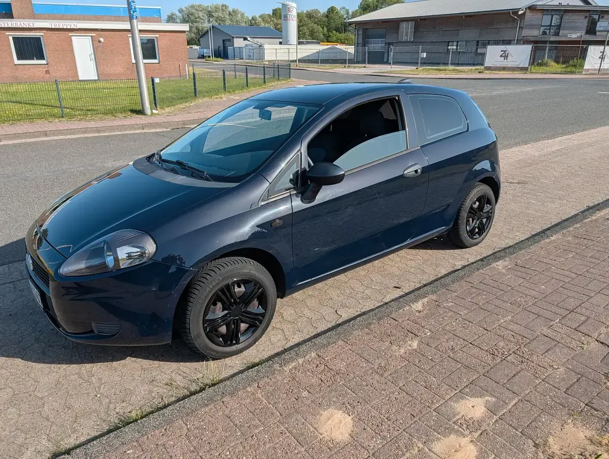 Gebraucht Fiat Grande Punto 69 PS (50 kW) 2010 Blau Kleinwagen