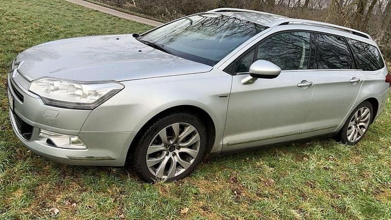 Silber Gebraucht 2015 Citroën C5 Exclusive Kombi | 7.900 € (Fairer Preis) - Bild 1/4