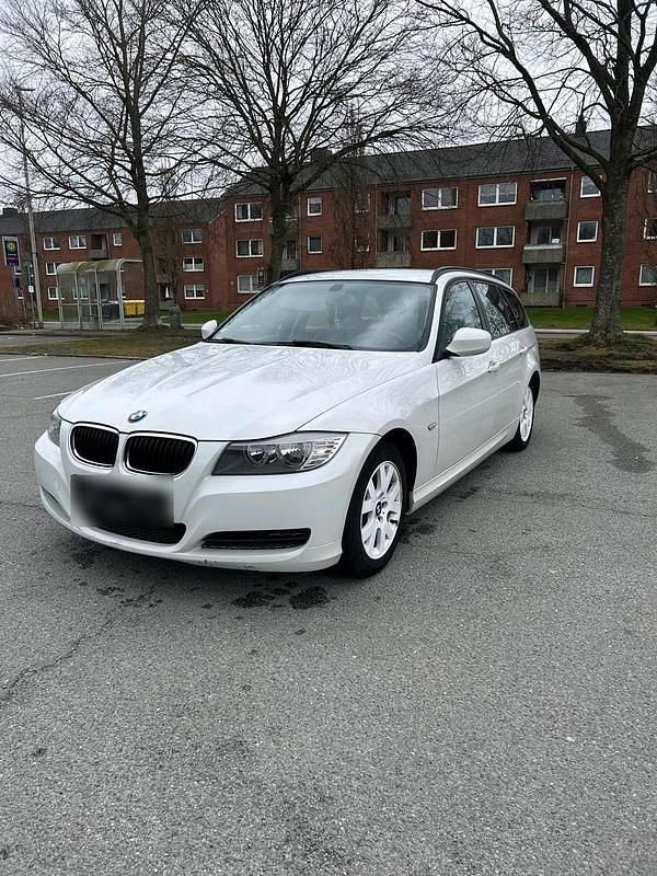 Gebraucht BMW 316 116 PS (85 kW) 2011 Weiß Kombi