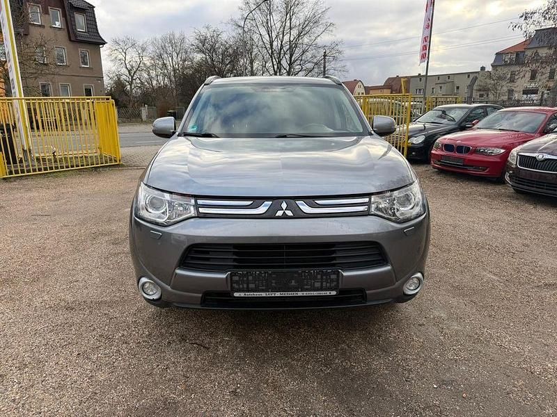 Gebraucht Mitsubishi Outlander Intense 150 PS (110 kW) 2013 Grau SUV