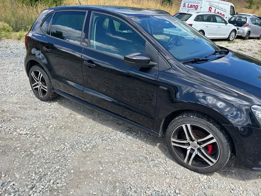 Gebraucht VW Polo LOUNGE 90 PS (66 kW) 2016 Schwarz Limousine