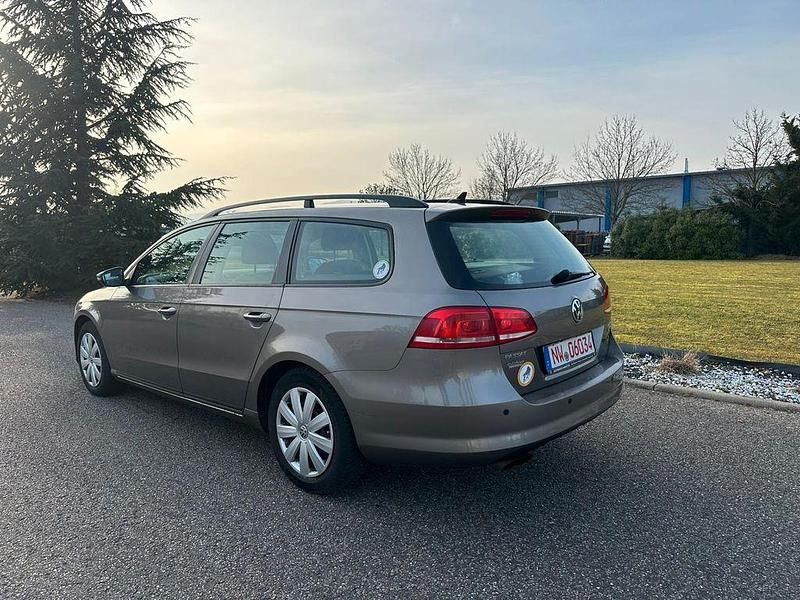 Gebraucht VW Passat Trendline 140 PS (102 kW) 2012 Braun Kombi