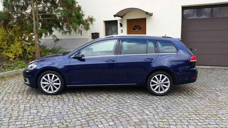 Blau Gebraucht 2020 VW Golf VII Highline Kombi | 14.999 € (Guter Preis) - Bild 1/4