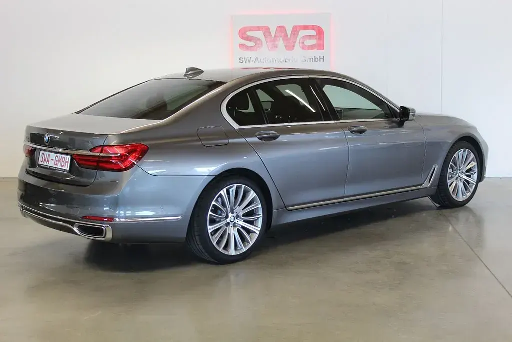 Usata BMW 730 265 CV (194 kW) 2017 Grigio Berlina