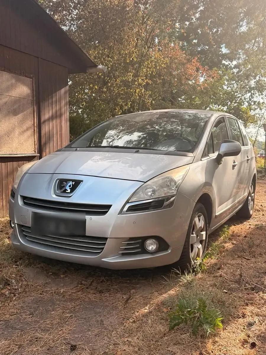 Gebraucht Peugeot 5008 140 PS (102 kW) 2013 Grau Van / Kleinbus