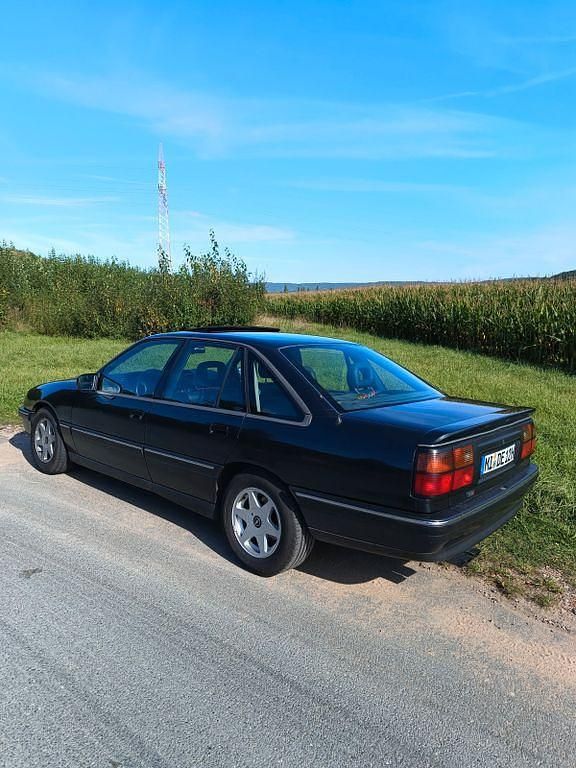 Schwarz Gebraucht 1993 Opel Senator Limousine | 7.500 € - Bild 1/4