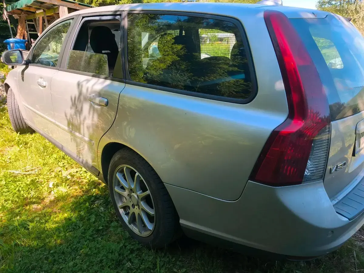 Gebraucht Volvo V50 114 PS (83 kW) 2010 Grau Kombi