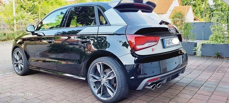 Schwarz Gebraucht 2017 Audi S1 Ambiente Kleinwagen | 23.333 € (Fairer Preis) - Bild 1/4