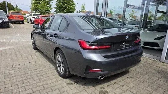 Używany BMW 330e Advantage 252 KM (185 kW) 2020 Szary Sedan/Limuzyna
