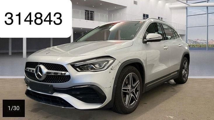 Iridiumsilber (metallic) Gebraucht 2022 Mercedes GLA220 AMG SUV | 29.950 € (Guter Preis) - Bild 1/4