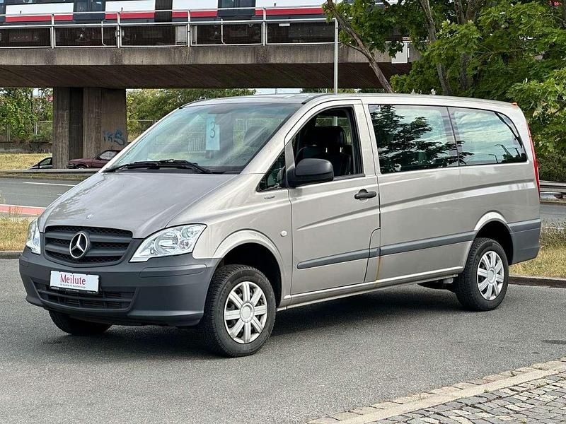Silber Gebraucht 2013 Mercedes Vito Van / Kleinbus | 12.900 € (Etwas zu teuer) - Bild 1/4