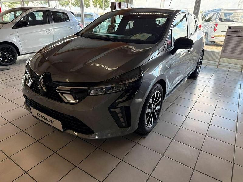 Neu Mitsubishi Colt Plus 91 PS (66 kW) 2025 Grau Kleinwagen