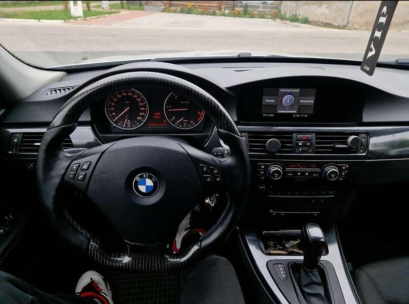 Gebraucht BMW 318 143 PS (105 kW) 2009 Kombi