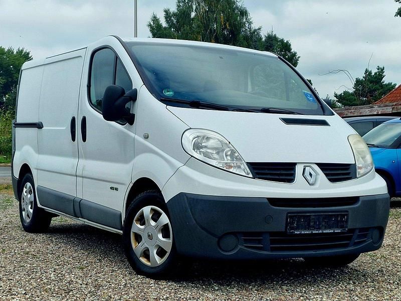 Gebraucht Renault Trafic 114 PS (83 kW) 2014 Weiß Van / Kleinbus