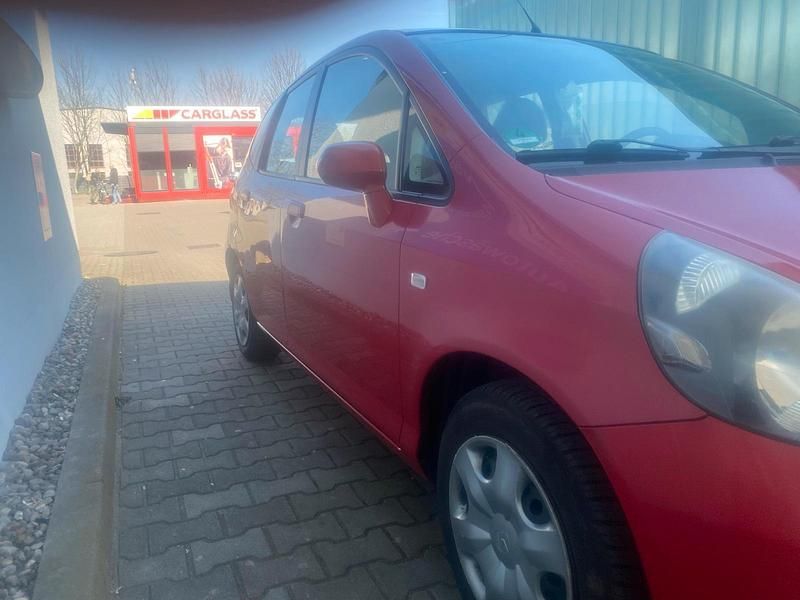 Gebraucht Honda Jazz 78 PS (57 kW) 2007 Rot Kleinwagen